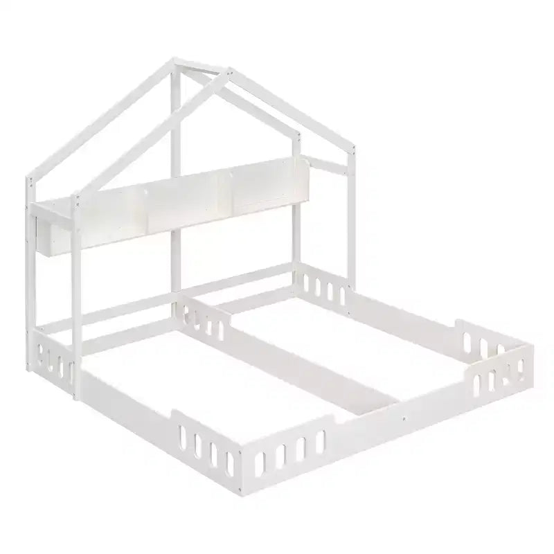 Lit plateforme double en forme de maison, lit au sol avec deux couchages partagés, étagères et barrière de sécurité, blanc crème