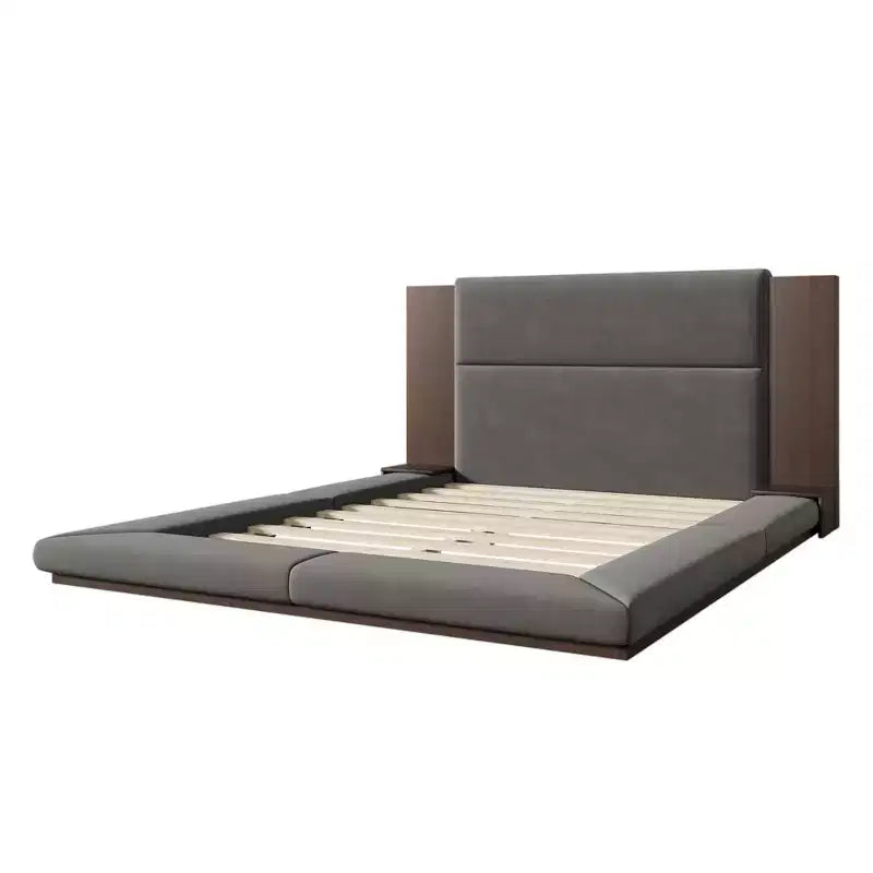Lit plateforme moderne rembourré au ras du sol avec tête de lit en bois allongée