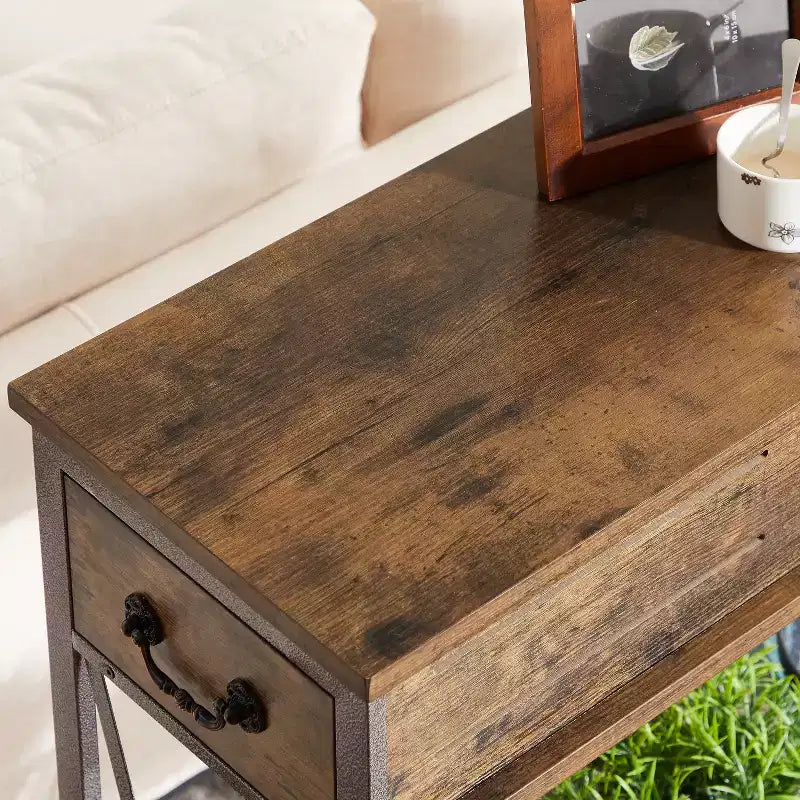 Mesa auxiliar consola vintage con cajones, mesa para sofá con estantes rectangulares, diseño con estructura en X, marrón