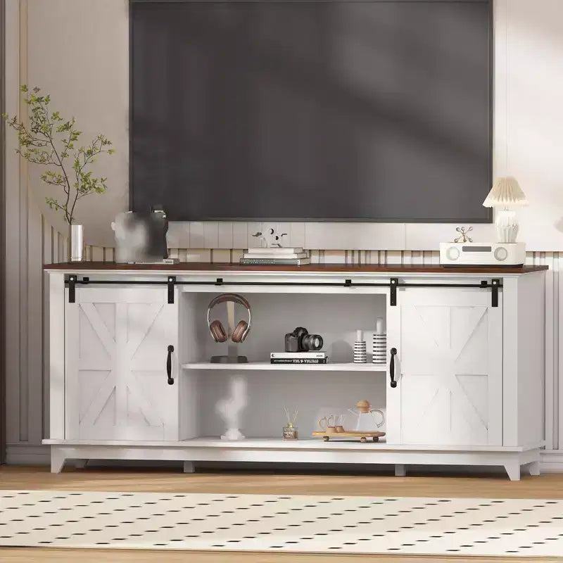 Meuble TV moderne pour téléviseurs jusqu’à 75'', centre de divertissement en bois avec portes coulissantes de grange, console multimédia avec étagère réglable pour le salon