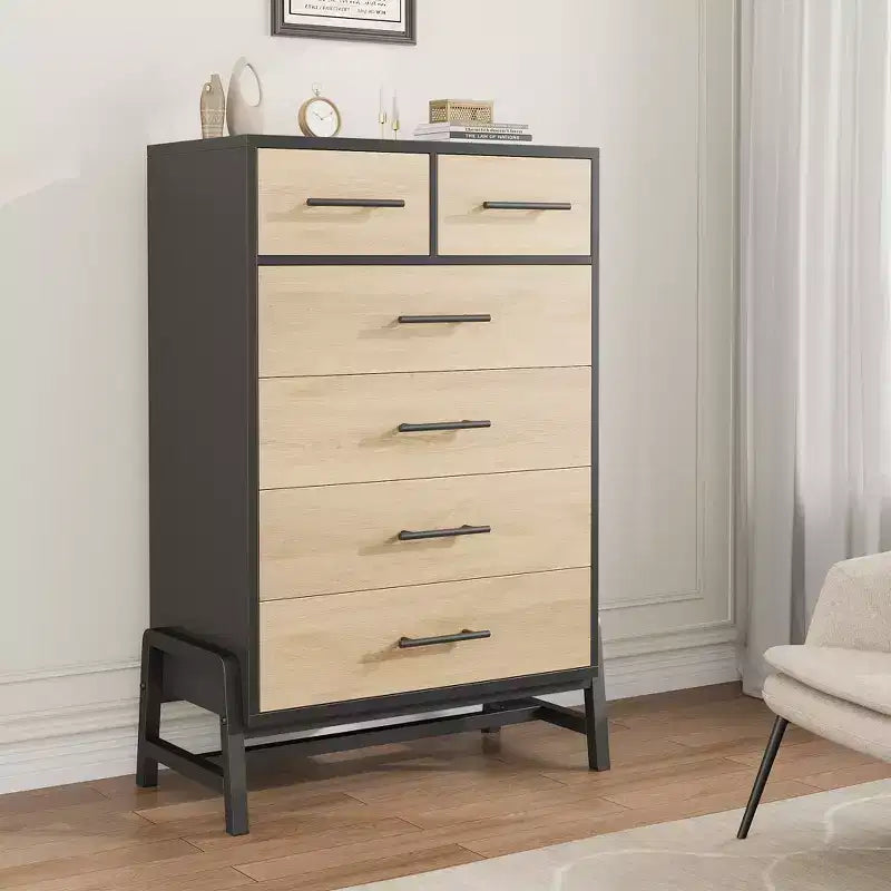 Commode à 5 tiroirs pour chambre, chiffonnier en bois avec pieds en métal, meuble autoportant pour ranger les vêtements, commode étroite pouvant servir de table de chevet