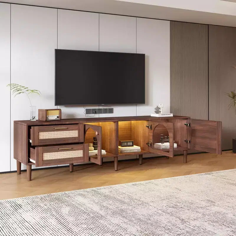 Meuble TV en rotin avec 3 placards et 2 tiroirs, meuble multimédia pour téléviseurs jusqu’à 80'', centre de divertissement avec éclairage LED pour le salon