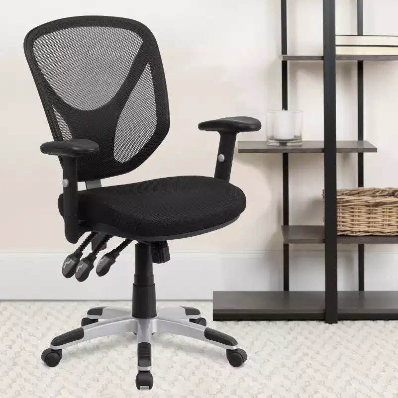 Chaise de bureau ergonomique pivotante multifonctionnelle noire en maille, à dossier mi-hauteur et accoudoirs réglables