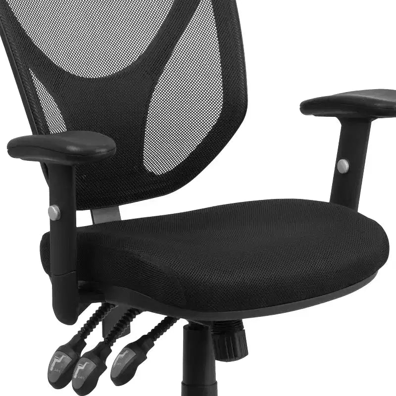 Silla de oficina ergonómica negra de malla, giratoria y multifuncional, con respaldo medio y apoyabrazos ajustables